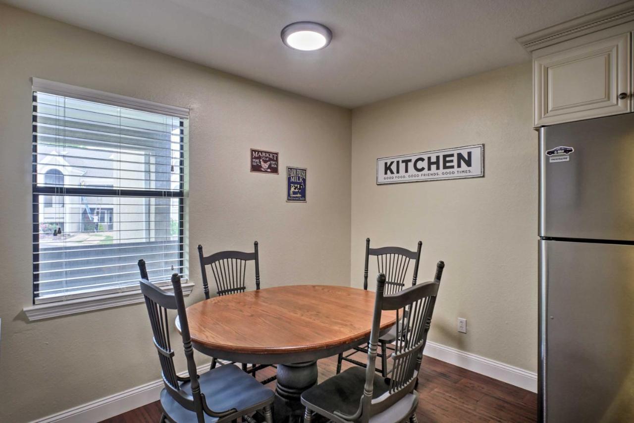 Branson Condo With Pool Access, Walk To Fishing Eksteriør billede