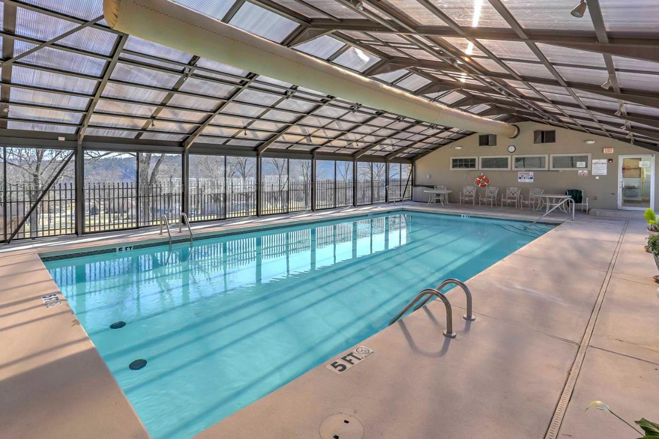 Branson Condo With Pool Access, Walk To Fishing Eksteriør billede